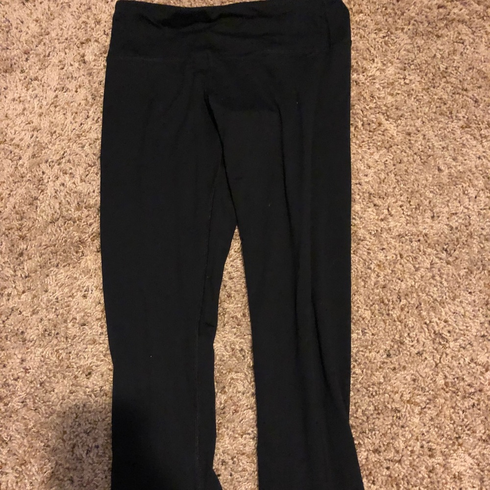 Black cropped athletic pants